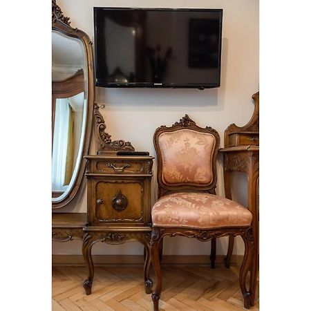 Downtown Antique Apartment วอร์ซอ ภายนอก รูปภาพ