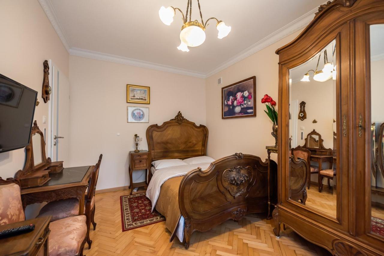 Downtown Antique Apartment วอร์ซอ ภายนอก รูปภาพ