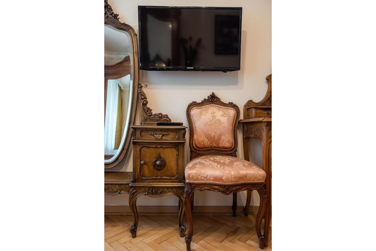 Downtown Antique Apartment วอร์ซอ ภายนอก รูปภาพ