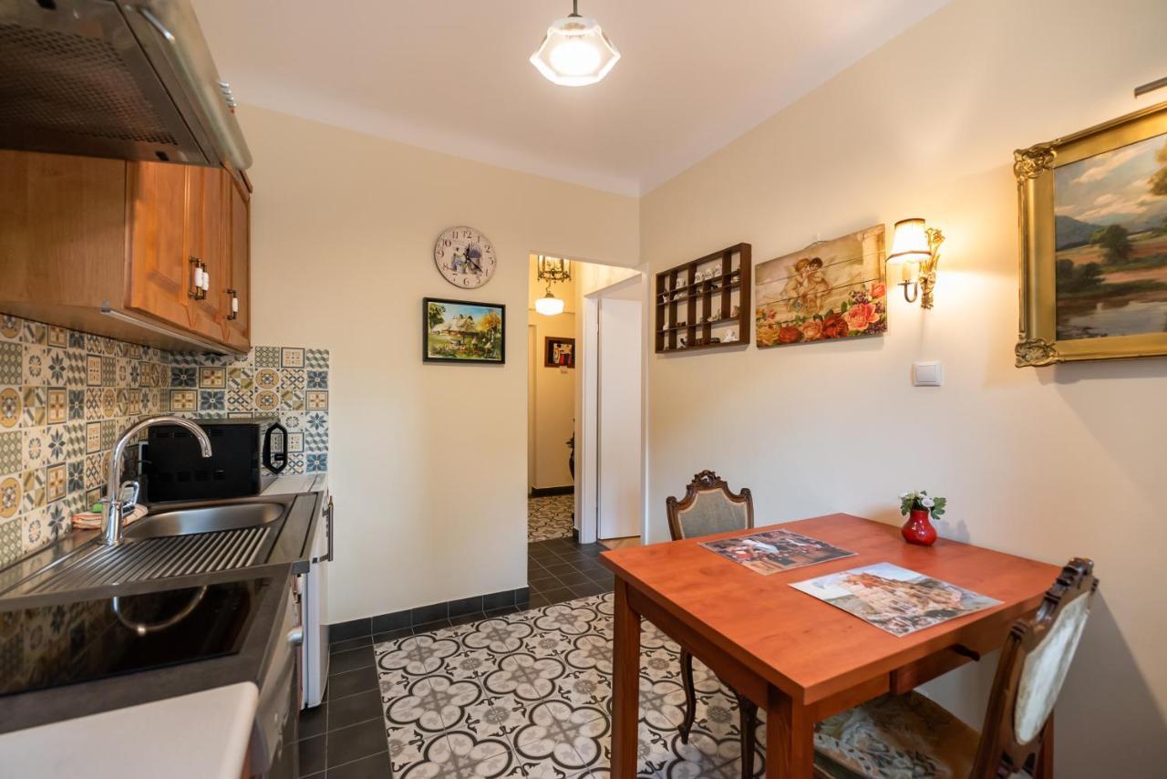 Downtown Antique Apartment วอร์ซอ ภายนอก รูปภาพ