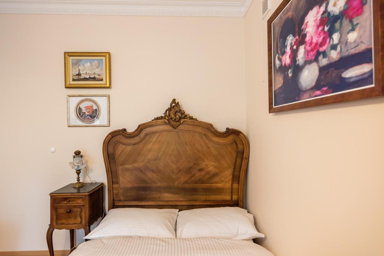 Downtown Antique Apartment วอร์ซอ ภายนอก รูปภาพ